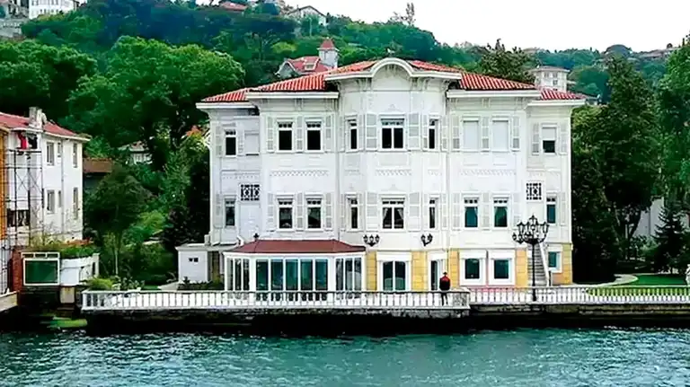 Boğaz'ın Simgesi Feyyaz Tokar Yalısı 45 Milyon Dolara Satılıyor!
